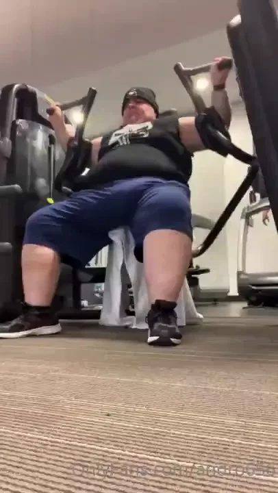 Halo all well tonight i worked my body in the gym but also flexed my part 7 