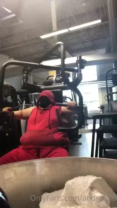 First off just wanna say it s sooooooo awesome to be back at my gym so part 4 