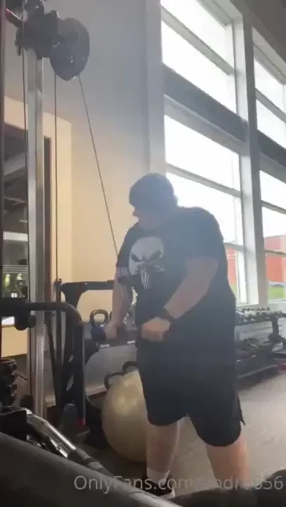 Halo all well sadly the benchpress goal for the night was not part 7 