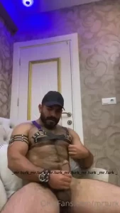If u like dont forget leave tip baby kurdish jerk horny hairy man