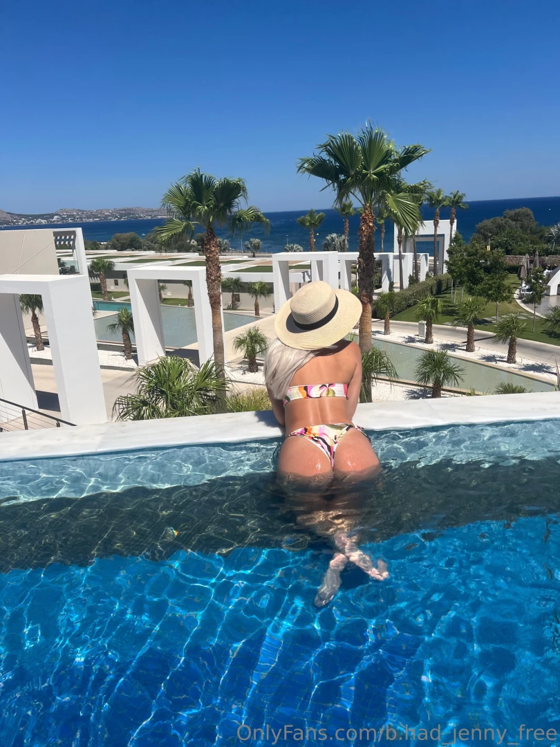 Huhu ich bin ab morgen in kreta dann kann ich dir wieder hei e bilder 