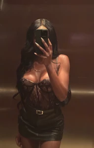 Your ebony goddess ready to my worshipper