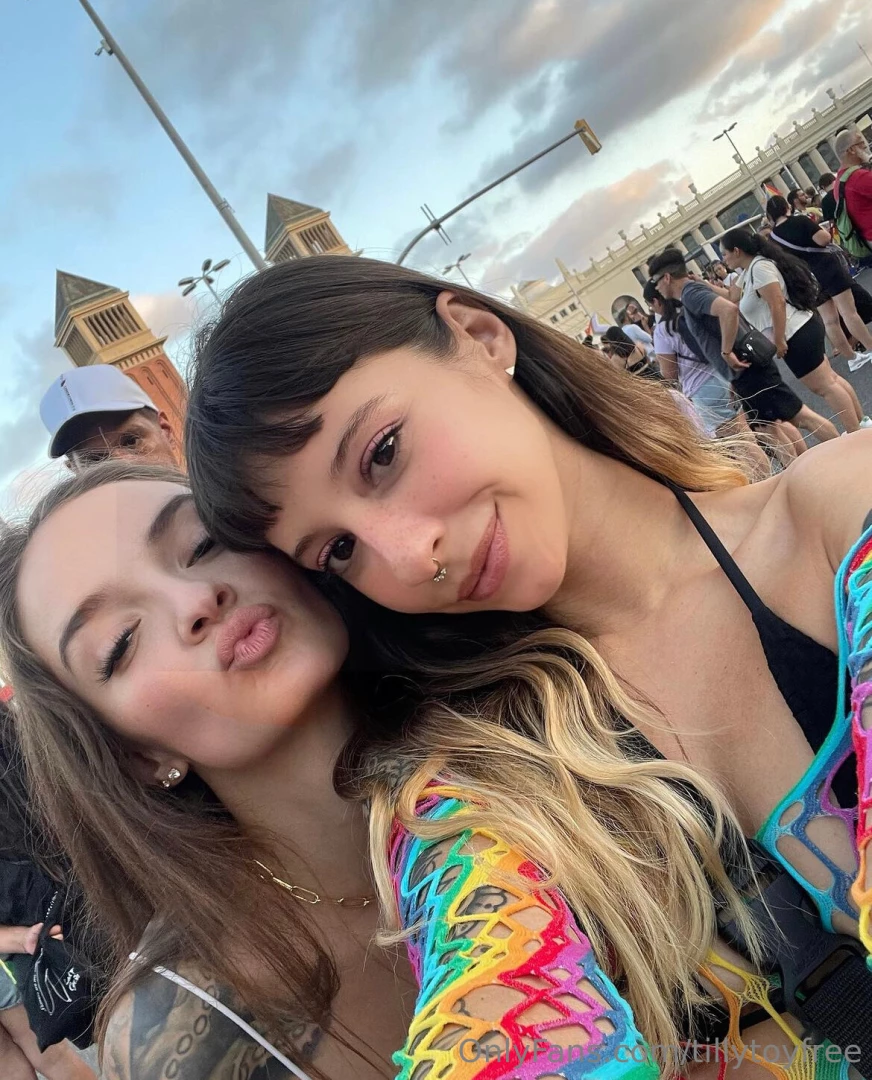 Throwback to pride week in barcelona with esencia_migrante i miss you 