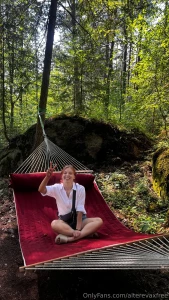 A walk is the best way to reset your thoughts and fill with energy