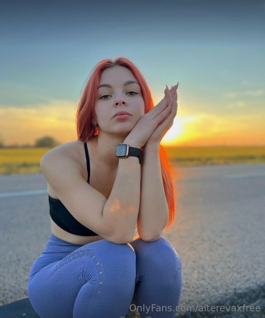 As i stand here bathed in the g0lden light of the morning sun i am 