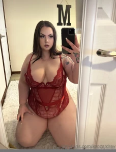 Hi my name is kenz come sub to my page and see some spicy content