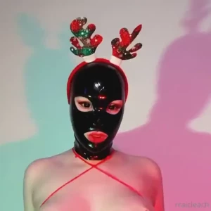 Sleigh bells ring - are ya listening the uncropped version is on my