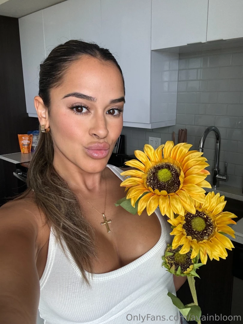 If you re thinking about planting some sunflowers here s 2 tips that 