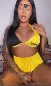 Come see how my cock cums all by itself in my beautiful lesbian it