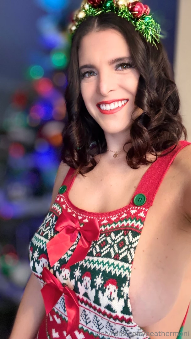 Happy moni monday rolling out the 2024 christmas mini set starting 