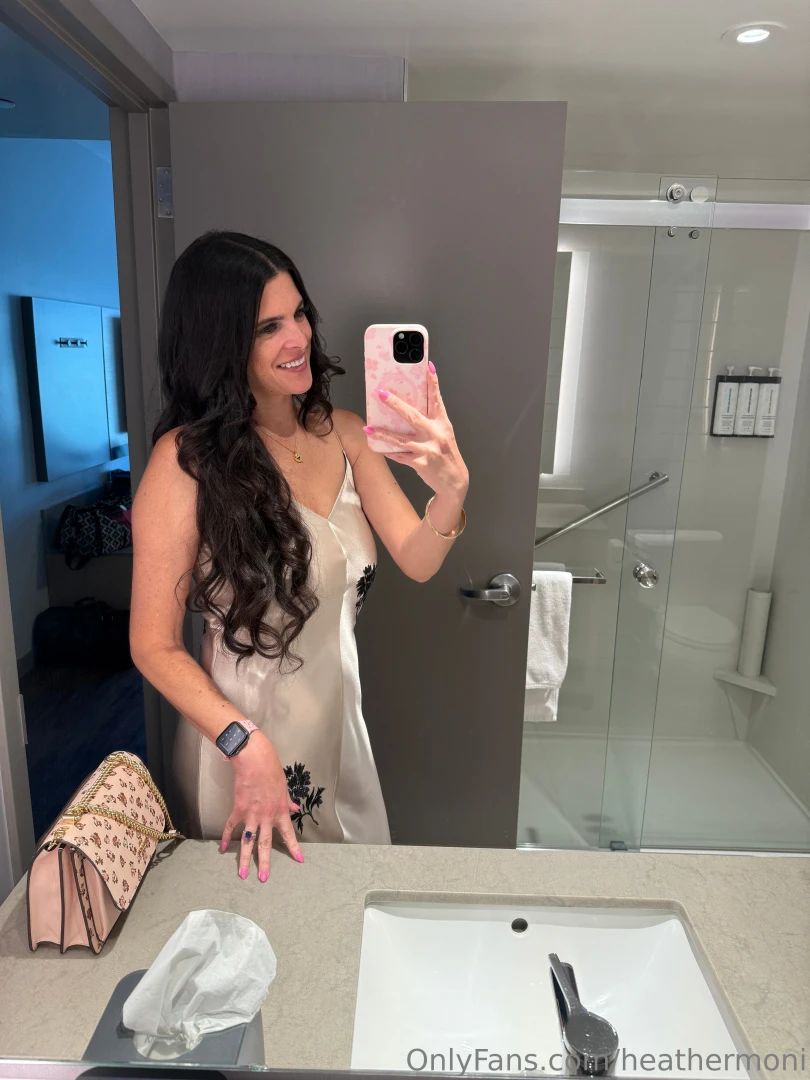 Happy moni monday here s a boobie lovers post from my trip to reno 
