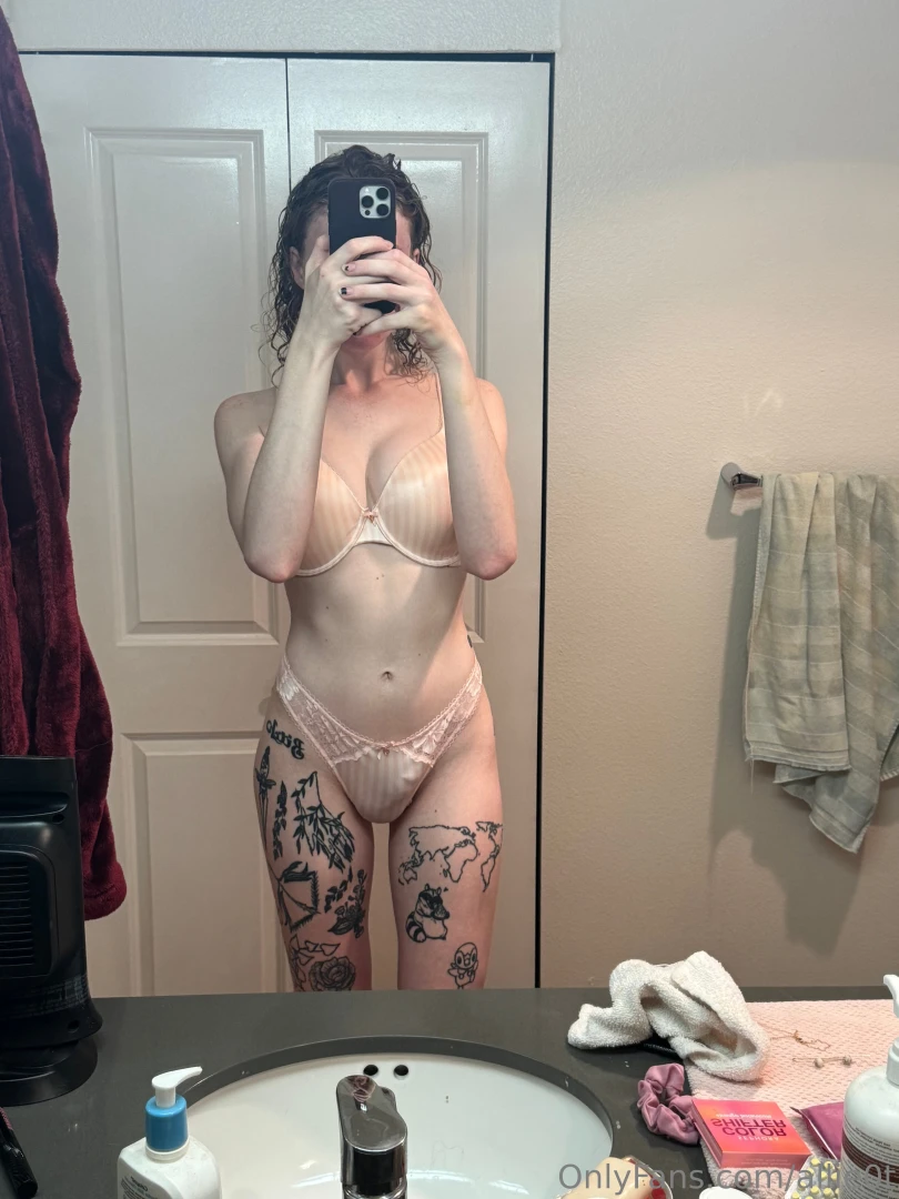 Oh don t mind me just being like sooooo modest and taking pics of part 3 