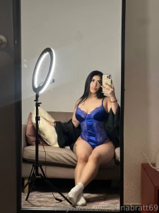 Smiling at the thought of getting absolutely railed tonightttt by my part 2