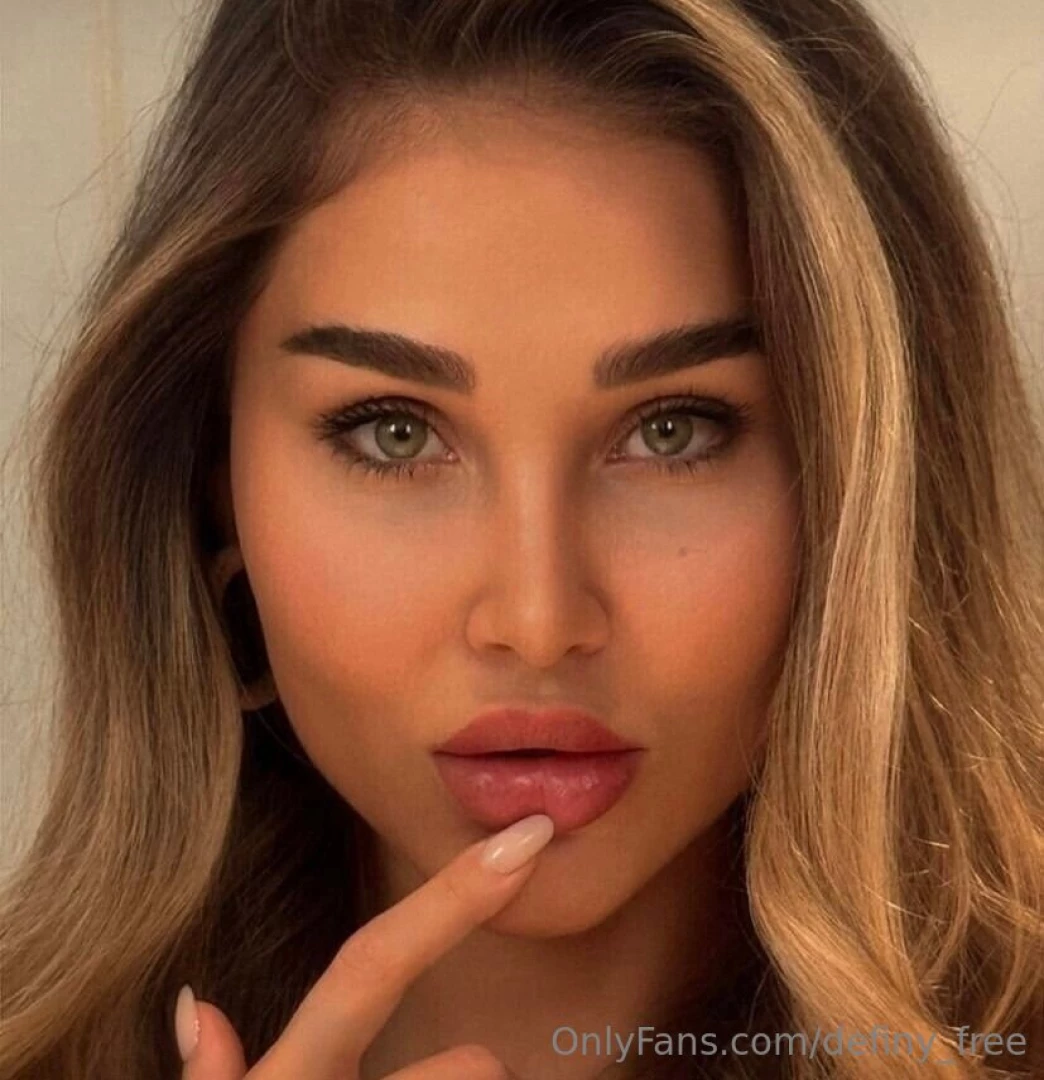 What do you see in these eyes 