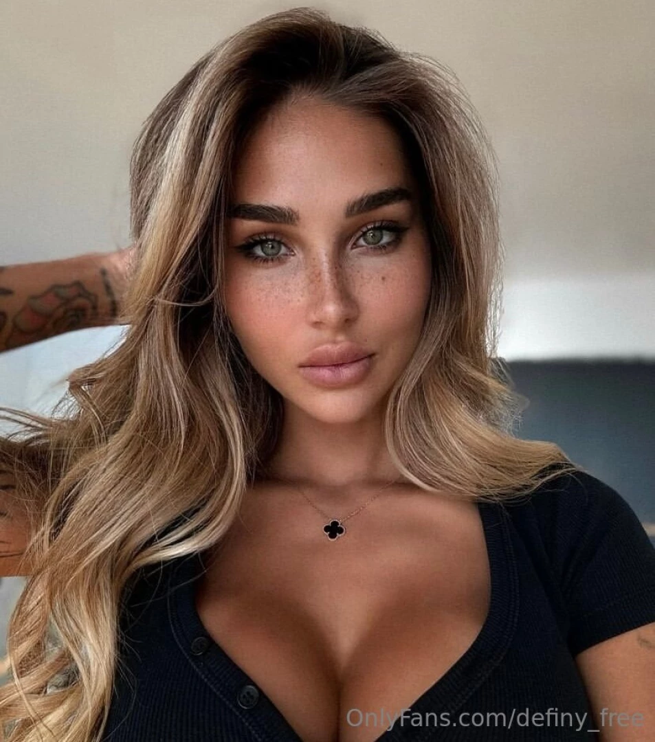 Today i m without makeup do you like the only girls 