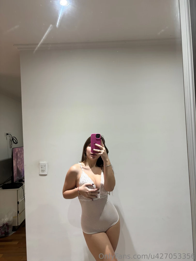 Should i give you more naked photos 