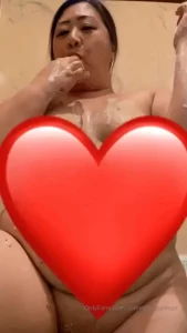 I m a messy eater tip this post and i ll send you a special gift gif