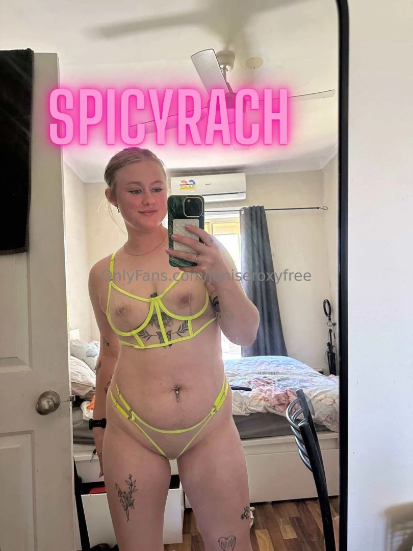 Naughty aussie babe who loves making porn full length premium videos 