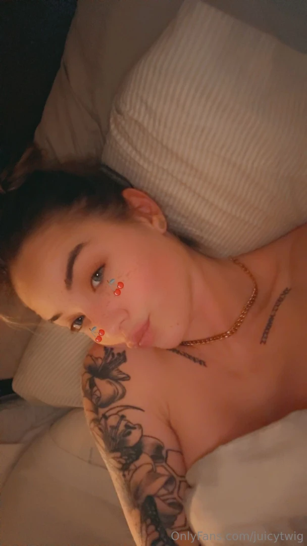 Good morning babe check out the new videos with my girlfriend 