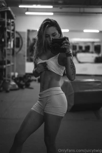 The gym bros gave me the entire selfie room