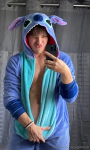 Wanna chill and watch lilo and stitch w me part 2