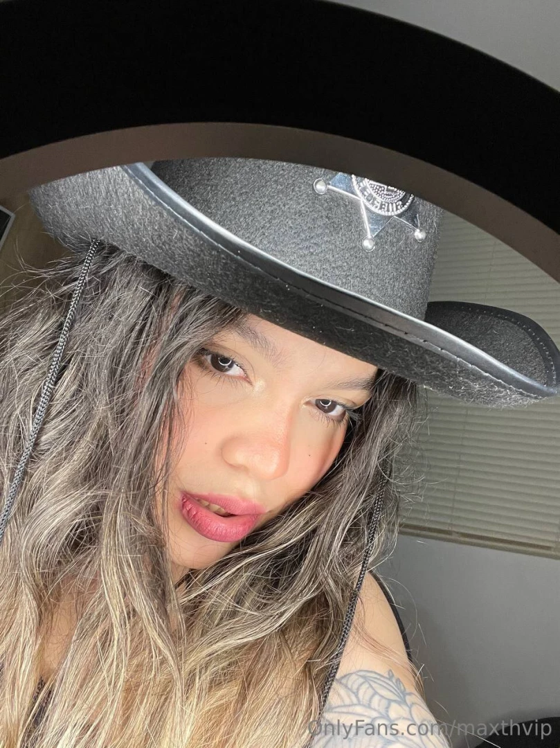 I m looking for a hot cowboy are you one 