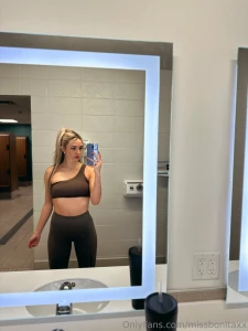 Gym girl unlock and watch me get fully nude in the public locker room