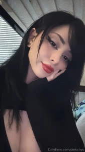 O call me your waifu in our dms for a gift