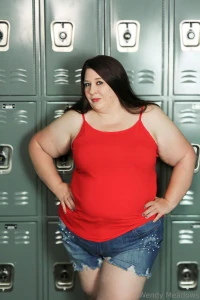 Wanna get naughty with me check your dms