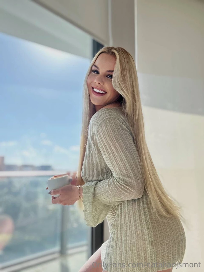 Serving curves and temptation but oops looks like my dress couldn t 