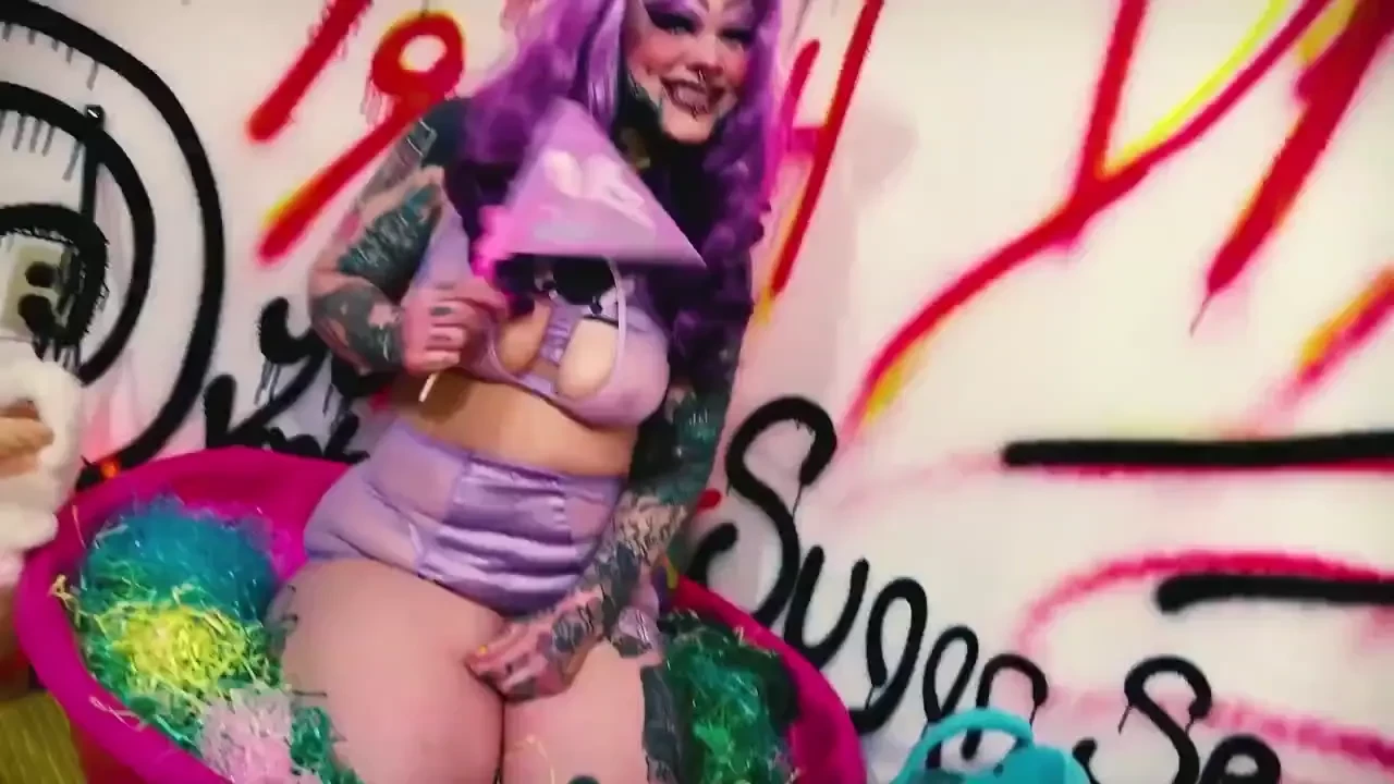 For halloween alt clown cutie inkie has decided to go as the easter 