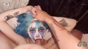 No one gives head like a horny clowngirl message me if you need to see