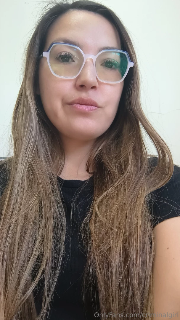 I find it hard to smile when it s hot 