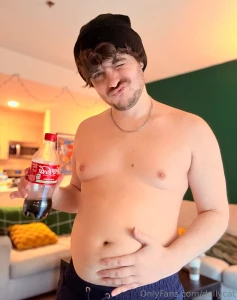 Hope you bros had a good day today do i look like an insatiably horny