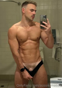 Who s meeting me in the locker room