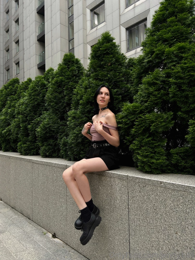 Am i too dreamy maybe i just need some d inside of me 