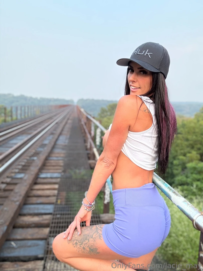 Good morning who loves outdoor content 