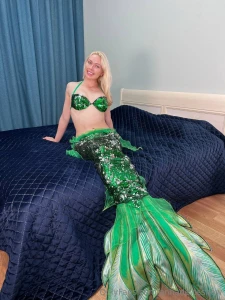 This magic mermaid will make your every wish come true on christmas part 1