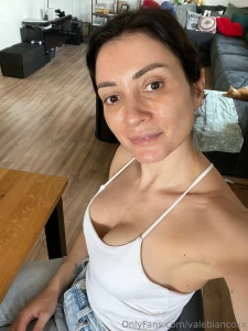 Honey what do you like most about me leave me a comment and let s