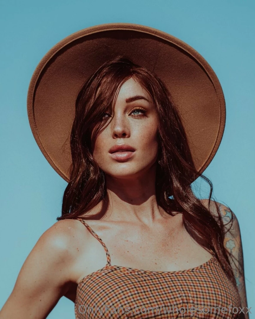 You like me better blonde or brunette 