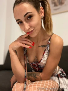 Do you want to try some light bdsm where i dominate you