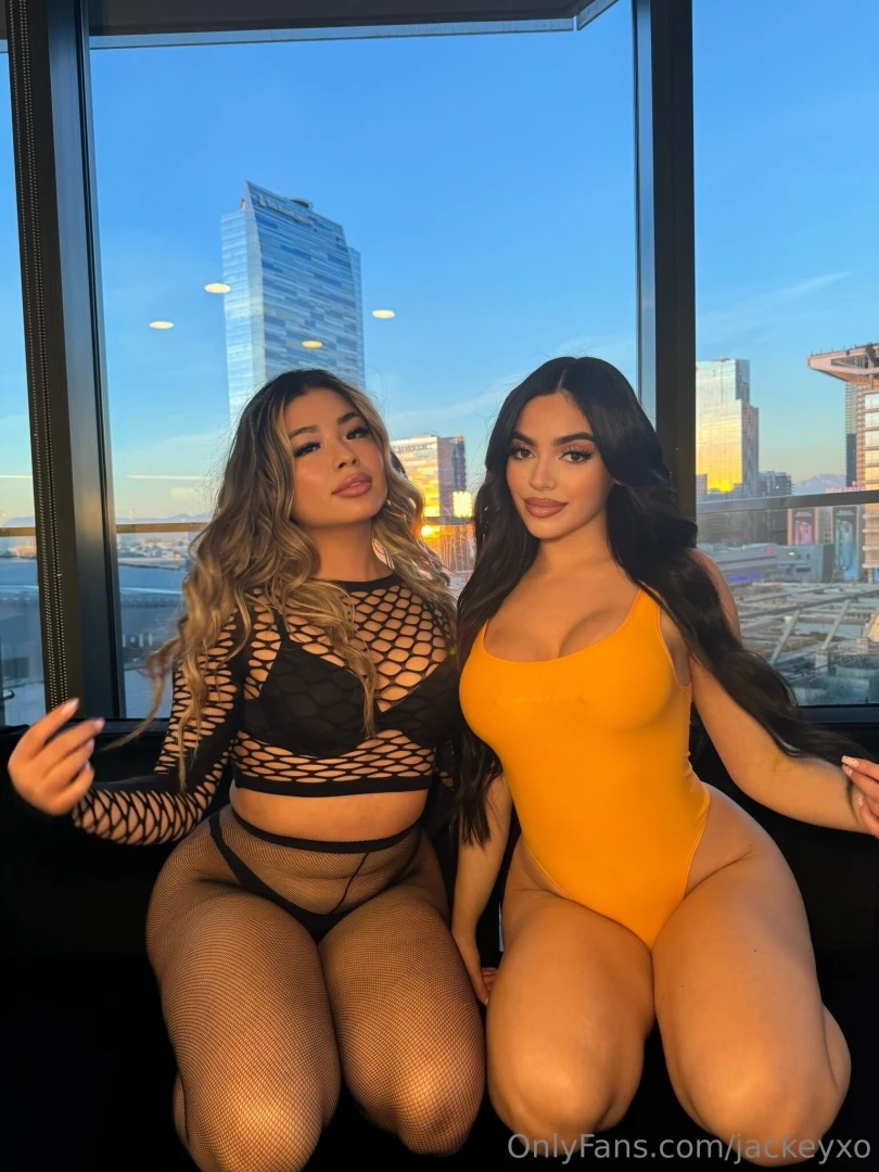 Do you like my g g content baby hehe i have a new sexy bestie 