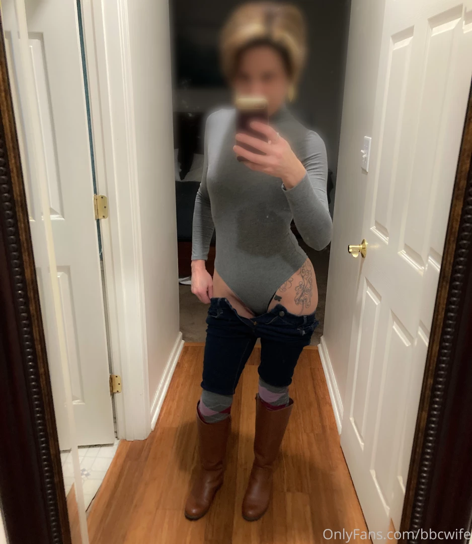 It s fri-yay and i m hoping to get into some freaky naughty fun this part 2 