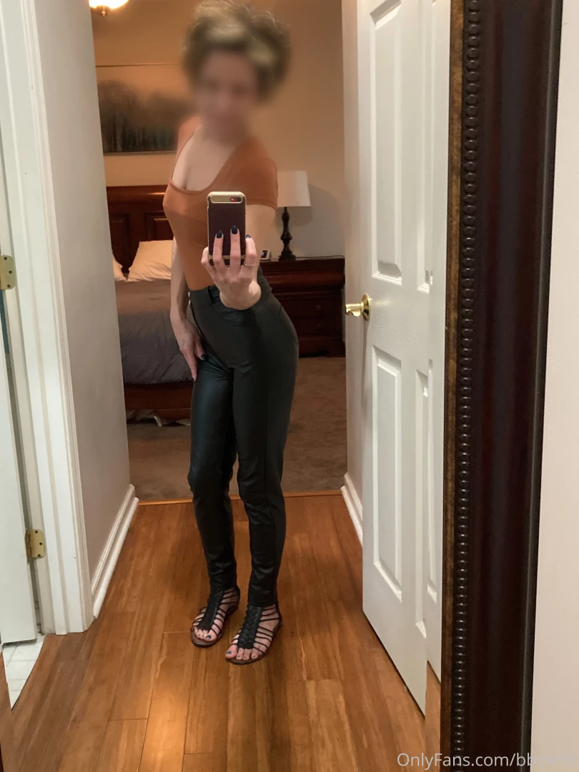 selfiewife1 - I got a lot of today for wearing this hot outfit to work who doesn t part 4 