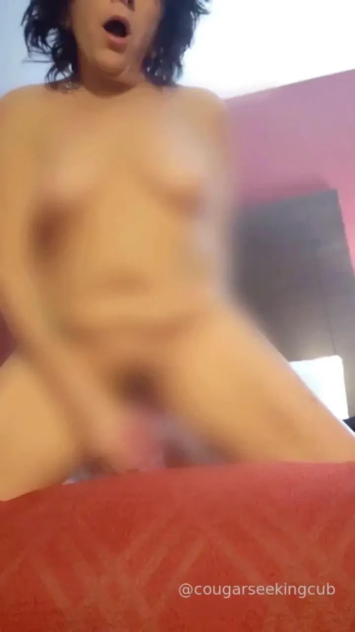 Naughty cougar gets anal in hotel mmm the thought of you catching me 