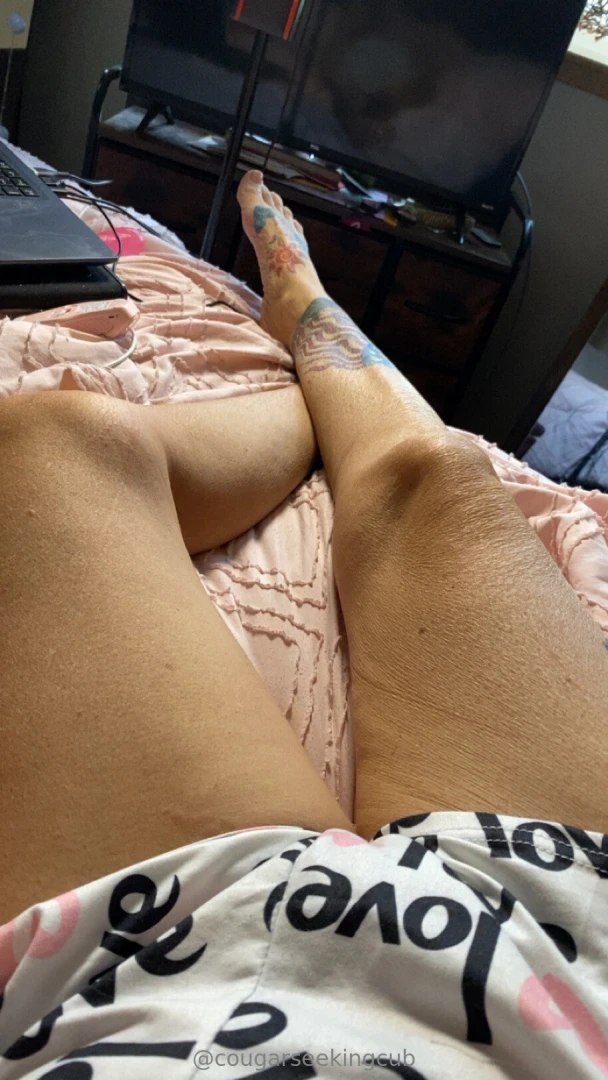 These thighs weren t made for walking they were made for holding you part 1 