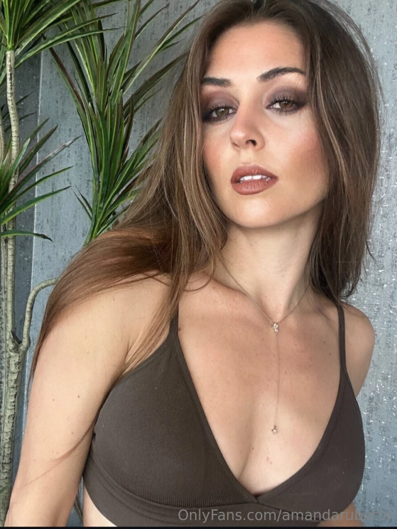 Going live in an hour with my girlfriend come join us for our fun and 