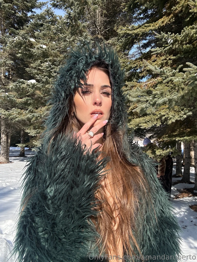 Sub to spicy minx for this shoot 