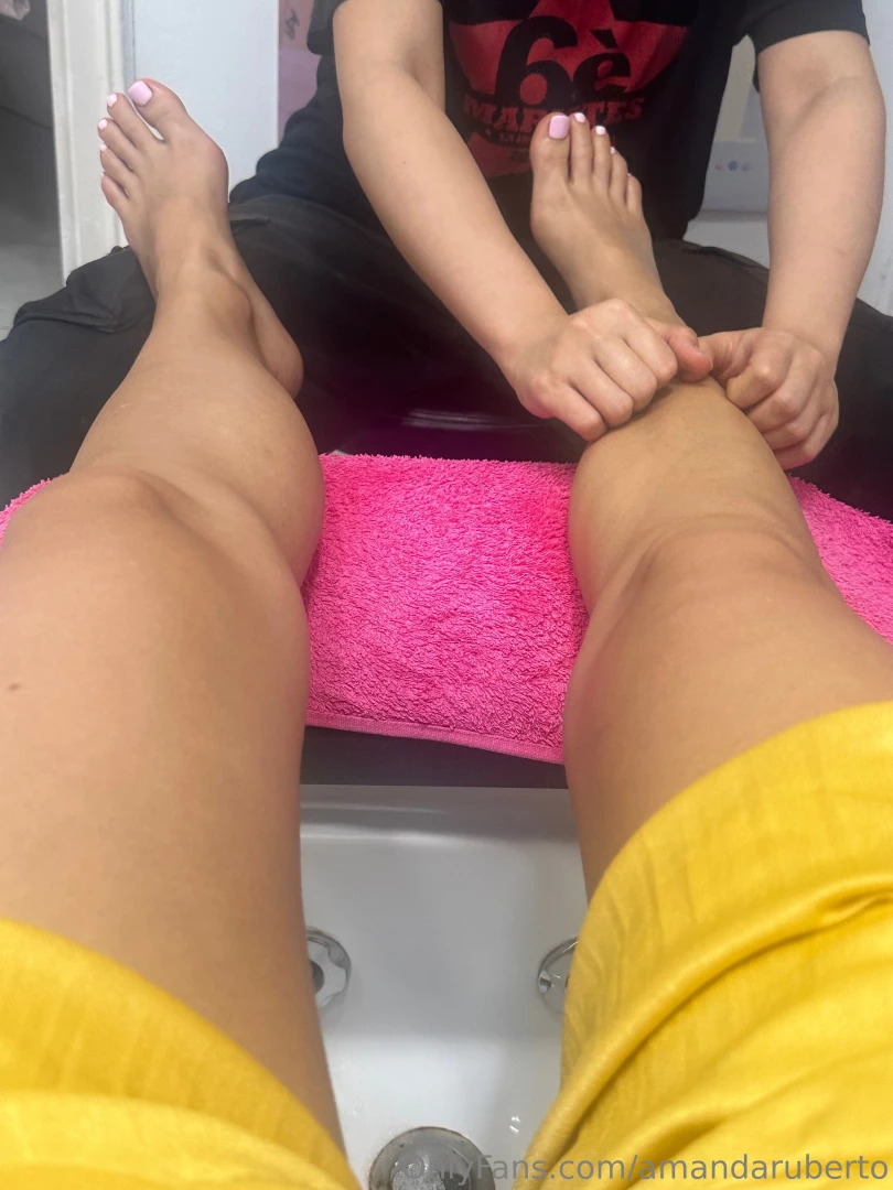 Follow soccerfeet to see my new pedicure 