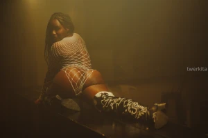 Come and see my wild side twerkita